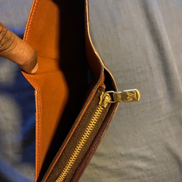 Louis Vuitton Wallet - Picture 8 of 12